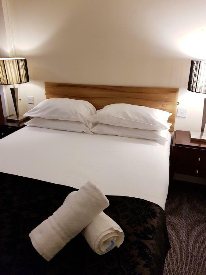 Oyo Clayton Lodge Newcastle-under-Lyme Bagian luar foto